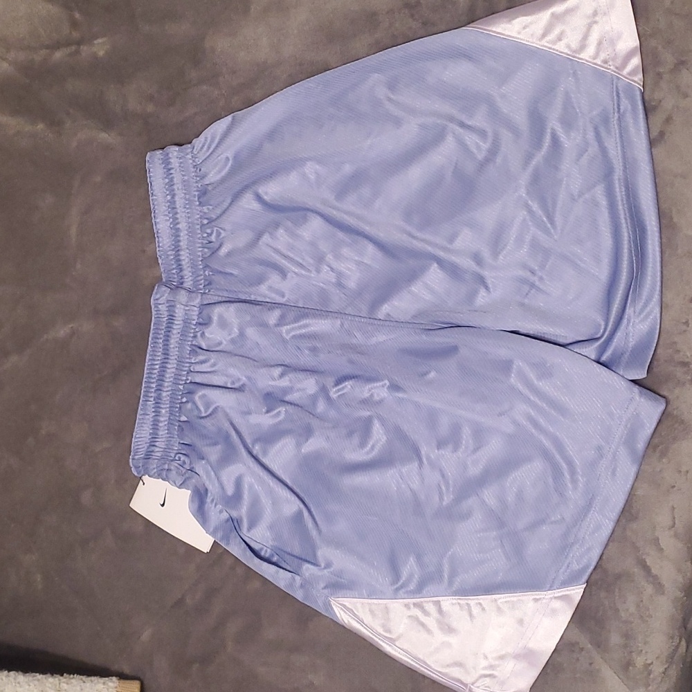 NWT Nike Women's Basketball Shorts S - Picture 4 of 6